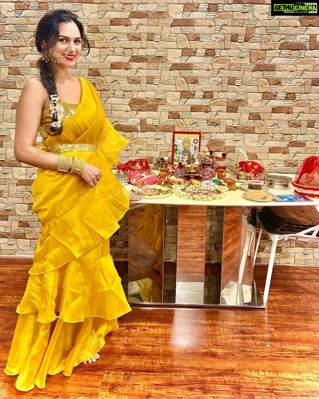 Akansha Chamola Instagram - एक outfit post तो बंता है……….. Lots of love and power to all my femme fatale…….. Gratitude 🙏🏽 Never forget that we are sailing on the same boat ; even when all of us go unacknowledged and under appreciated at times …… we have one another …… I empower you and you empower ME and Our Goddess Empowers us all 🙏🏽🙏🏽……. 💕💕💕💕💕 . . . . . . . . . . . . . . . . . . . . . . . . . . . . . . . . . #outfitinspiration #karwachauth #indianwear #desifashion #rufflesaree #ethnicwear #traditionalwear #desiswag #instafashion #outfitideas #instalook #desilook #sareelove #sareeindia #indiangirls #instaethnic #traditional #womensupportingwomen