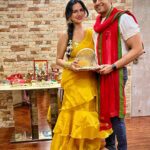 Akansha Chamola Instagram – Behind every husband who thinks he wears the pants ….. is a wife who told him which pair to wear ….
quite literal in our case 🥰🥰🥰🥰
.
.
.
.
.
.
.
.
.
.
.
.
.
.
.
.
.
.
.
.
.
.
.
.
.
#karwachauth #karwachauthspecial #indianfestivewear #indiansaree #gold #couplegoals #marriedcouple #instacouple #instacute #instalove #instafashion #instafam #aboutlastnight #desi #indianfestival #couplegram #funnycaptions #instamood