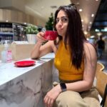 Aksha Pardasany Instagram – 1. Photographer says I’ll take a picture
2. Photographer says, don’t pose, be you 👑 

#weirdandproud #chai 

#
