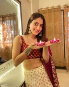 Aksha Pardasany Instagram - And the lights are on 🪔