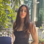 Aksha Pardasany Instagram – Had time. Grooved a little ❤️

Old songs are unbeatable! 

#remix #fashion #trendingreels #trending #dance