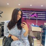 Aksha Pardasany Instagram – New film. New haircut. 
Love ❤️