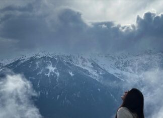 Aksha Pardasany Instagram - Infinite love for the infinity ❤️ 📸 @kaushal_dp #mountains #himachalpradesh #manali #hamptapass #sethanvillage #travel Manali Himachal Pardesh