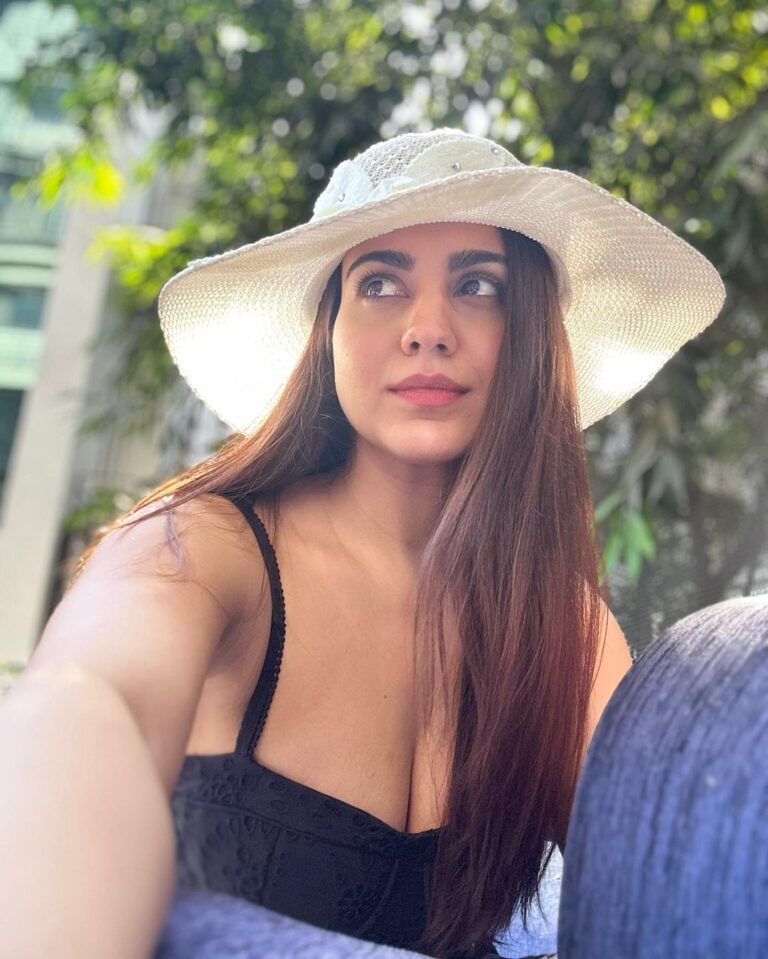 Aksha Pardasany Instagram - Ok summer, are you done? #summer #hats