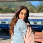 Aksha Pardasany Instagram - BTS It was one of the coldest days. We were shooting on #kathgodham station, running, chasing thieves, while Munna and Zoya were falling in love Shubh Nikah ❤️ 17th March in a theatre near you @shubhnikah_themovie @arshadsiddiqui_official @brandexmusic @iamrohitvikkram.in @arsh.sandhu.official @iarshe_siddiqui @boranagarima @marshal.khan #bts #shoot #film #cinema #shubhnikah #candid