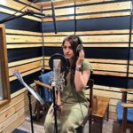 Aksha Pardasany Instagram - Kucch bohot hi interesting aane waala hai doston 👑 #dubbing #post #postproduction