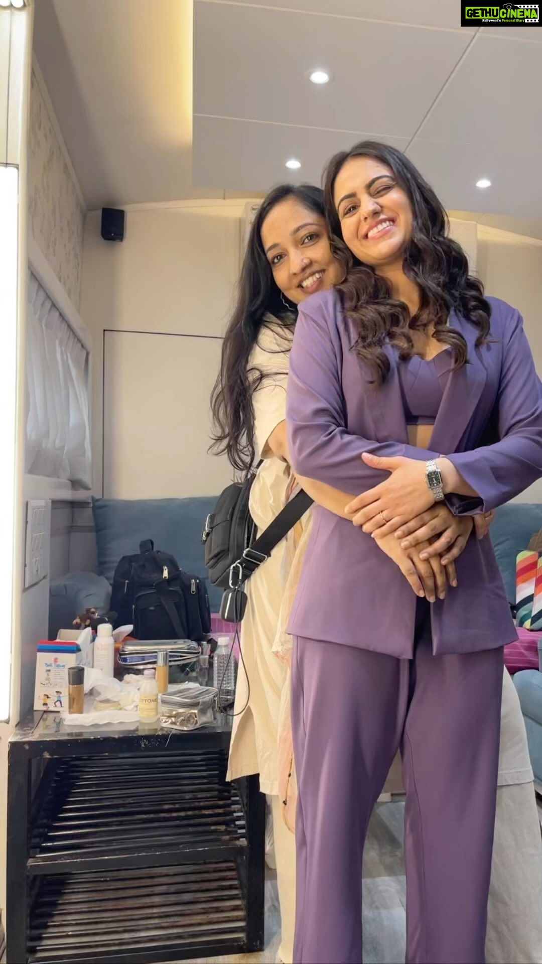 Aksha Pardasany Instagram - “Collaboration has no hierarchy. The Sun collaborates with soil to bring flowers on the earth.” Shivani is my first love (as my first heroine) when it comes to styling and creating a character. She effortlessly brought everything to life in such a beautiful manner that no explanation is needed. Thank you @akshapardasany for trusting me blindly . . . #looktest #kathmanduconnections2 #bts #sonylivindia #sonyliv #akshafans #fanclub #workmotivation #collaboration #lifeofstylist . . . .
