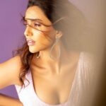 Akshara Gowda Instagram – Amore ❤️‍🔥

Photography @shareefnandyala 

Makeup and hair @pranathibandi 

Styling @priyankaarik 

Assisted and BTS and video courtesy @_salonii.jainn_

Wearing @gummadidalashashi.label 
Accessories @arikatelier 

Production @studiolluxe 

#coffeelover #skincare #aksharagowda #stylishtamilachi #aksharagowdabikki #stylishtamizhachi  #dancing #saree #lilac #hot #reelsinstagram #trendingreels