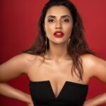 Akshara Gowda Instagram - Cuz u look greatest when u feel like a damn queen ❤️‍🔥🔥 Photography @shareefnandyala Makeup and hair @pranathibandi Styling @priyankaarik Assisted @_salonii.jainn_ Accessories @arikatelier Production @studiolluxe #coffeelover #skincare #aksharagowda #stylishtamilachi #aksharagowdabikki #stylishtamizhachi #dancing #raw #tuesdaymotivation #random #red