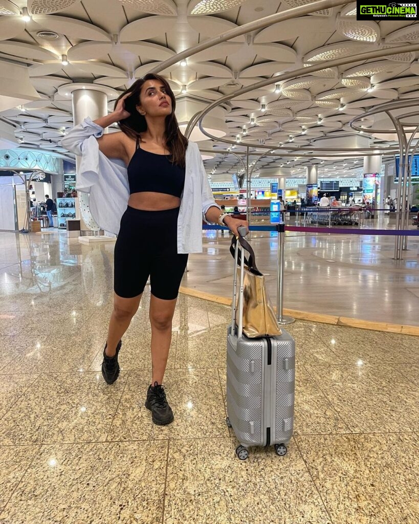 Akshara Gowda Instagram - Catch flights, not feelings 🥰 Collect moments, not things 🫶 The tan will fade , but the memories will last forever!! Slice of my life from #BALI trip ❤❤‍🔥 #random #aksharagowda #stylishtamilachi #stylishtamizhachi #aksharagowdabikki #skincare #nofilter #travel #bali #weekend #sunset #sunsetlovers #makingmemories #nostalgia #wednesday #baliindonesia #snorkeling #travelgram #browngirl #vacation #holiday Bali, Indonesia