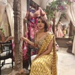 Akshara Gowda Instagram - In between everything 💛 Makeup and hair by @emraanartistry Styled by @jukalker Wearing @gazalguptacouture PC @tejaswimadivada #aksharagowda #stylishtamilachi #stylishtamizhachi #aksharagowdabikki #goldenhour #nofilter #goldenhourlove #sundowner #weekend #sunset #sunsetlovers #makingmemories #nostalgia #saturday #saree #sareelove #hot