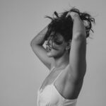 Akshara Gowda Instagram – Memento 🤍 

Shot by @shaktismaran 

Makeup & Hair by @saikrishnabandari 

Styled by @praptigarg

#coffeelover #skincare #aksharagowda #stylishtamilachi #aksharagowdabikki #stylishtamizhachi  #dancing Hand On Heart Studio