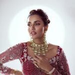 Akshara Gowda Instagram – Wine 🍷 

Photography: @girish_rajput_photography 
Retouch / post : @the_pixchanger 

Makeup :  @manjiri_trivedi 

Hair: @priya_annareddy 

Stylist : @jaadu_sidhu 
Wearing: @kalighataindia , Jewellery: @zevar_geeta 

Location courtesy: @studio211mumbai 
Shoot coordinated : @sumbul_enroute 

#coffeelover #skincare #aksharagowda #stylishtamilachi #aksharagowdabikki #stylishtamizhachi  #dancing Studio 211