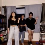 Akshara Haasan Instagram - Pure chaos . . . #explorepage✨ #trending #funny #kalachashma #kalachashmachallenge #dancetrends #reelsviral #fyp #reelsinstagram #funnyvideos #chaos Mumbai, Maharashtra