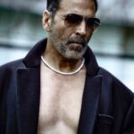 Akshay Kumar Instagram - Can you sense the vibe? Get ready to feel it! #KudiyeeNiTeri Teaser dropping at 12:30 PM. #Selfiee in cinemas, on 24th Feb. @therealemraan @nushrrattbharuccha @dianapenty @karanjohar @apoorva1972 @therealprithvi @supriyamenonprithviraj @iamlistinstephen @raj_a_mehta @rishiwrites @dharmamovies @starstudios #CapeOfGoodFilms @prithvirajproductions @magicframes2011 @vbfilmwala @prophecproductions @zarakhan @tanishk_bagchi @khan_ahmedasas @i_am_princegupta @ericpillai @anshul300 @azeemdayani @playdmfofficial