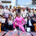 Akshay Kumar Instagram - There is no bigger moment in an actor’s life than to see fans giving unconditional love. Today was such a moment for me when some of my fans dressed up as my iconic characters in films. Touched beyond words 🙏 My film #Selfiee is a dedication to all the fans of all the actors anywhere. You make life worthwhile ♥️