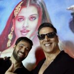 Akshay Kumar Instagram - When I and @therealemraan tried to match kaale kaale naina with kaale kaale clothes 😎 #Selfiee @aishwaryaraibachchan_arb