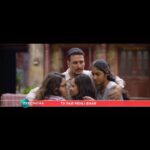 Akshay Kumar Instagram - Mein jaanta hoon ki meri yeh film Box Office pe nahi chali. Phir bhi dil se keh raha hoon ki yeh meri zindagi ki sabse behtareen film hai. #Rakshabandhan aaj 8 baje @zeecinema pe aa rahi hai. Ho sake toh zaroor dekhiye. 🙏 @aanandlrai @bhumipednekar #HimanshuSharma @kanika.d @realhimesh @kamil_irshad_official @shreyaghoshal @vijayganguly @sadiaakhateeb @isahilmehta @deepikapoo @smrithisrikanth @sahejmeen @neeraajysood @seemabhargavapahwa #AlkaHiranandani @cypplofficial #CapeOfGoodFilms @zeestudiosofficial @zeemusiccompany @vbfilmwala