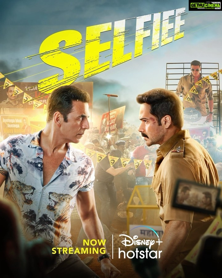 Akshay Kumar Instagram - You don’t want to miss this face off between a Superstar and a Super Fan. Who will you side with? #Selfiee is Now Streaming. #SelfieeOnHotstar @akshaykumar @therealemraan @nushrrattbharuccha @dianapenty @karanjohar @apoorva1972 @therealprithvi @supriyamenonprithviraj @iamlistinstephen @raj_a_mehta @rishiwrites @dharmamovies @starstudios #CapeOfGoodFilms @prithvirajproductions @vbfilmwala @magicframes2011 @anshul300 @playdmfofficial