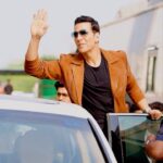 Akshay Kumar Instagram - Past few days I’ve got to meet thousands of you, and each of those meetings has made me realize how lucky I am and it makes me count my blessings, every single day! Selfiee is my dedication to all you guys…fans, not just mine but of all celebrities, across the world! God bless you all 🙏🏻