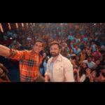 Akshay Kumar Instagram - Thank you @nmims.mumbai students! You guys made Selfiee Trailer 2 Launch a memorable event. Watch #Selfiee trailer 2 now And watch #Selfiee in cinemas, on 24th Feb. @therealemraan @nushrrattbharuccha @dianapenty @karanjohar @apoorva1972 @therealprithvi @supriyamenonprithviraj @iamlistinstephen @raj_a_mehta @rishiwrites @dharmamovies @starstudios #CapeOfGoodFilms @prithvirajproductions @vbfilmwala @magicframes2011 @anshul300 @playdmfofficial @studentcouncil_sbmnmims