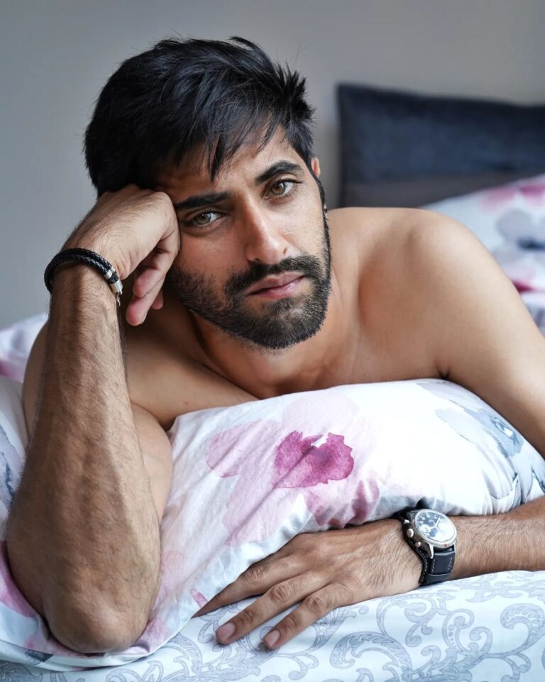 Akshay Oberoi Instagram - So how has 2023 been treating you so far? #Midweek #MidweekBlues #RandomThoughts