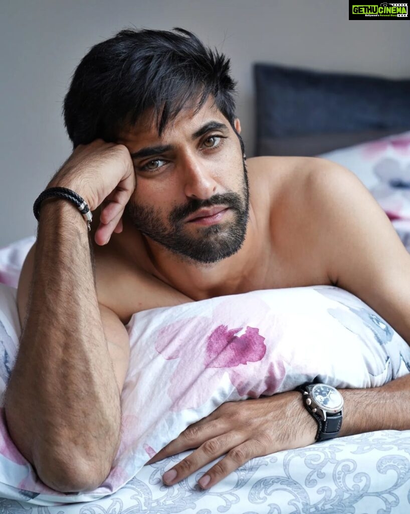 Akshay Oberoi Instagram - So how has 2023 been treating you so far? #Midweek #MidweekBlues #RandomThoughts