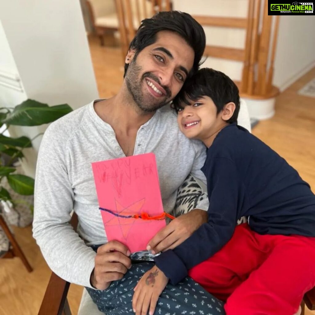 Akshay Oberoi Instagram - It's indeed a 'happy' birthday when your kid makes the most adorable card for you and you bring in the day with some of your oldest friends! Had that smile glued to my face all day long... 😇 Thank you everyone for the birthday wishes. Happy New Year to you all ❤