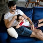 Akshay Oberoi Instagram - Whether on set or off set, #ShankerRaman is the best! 📸: #ShankerRaman