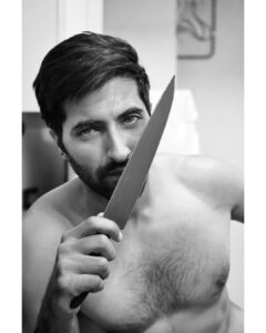 Akshay Oberoi Instagram - What's cooking, good looking? 😉

#Friday #FridayVibes
