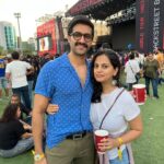 Akshay Oberoi Instagram - 2 decades together and still jamming to the @backstreetboys like it's 1999 - the year we met 🎶❤️ #BackstreetBoys #BackstreetBoysConcert #Mumbai #MusicConcert #Nostalgia Jio World Garden