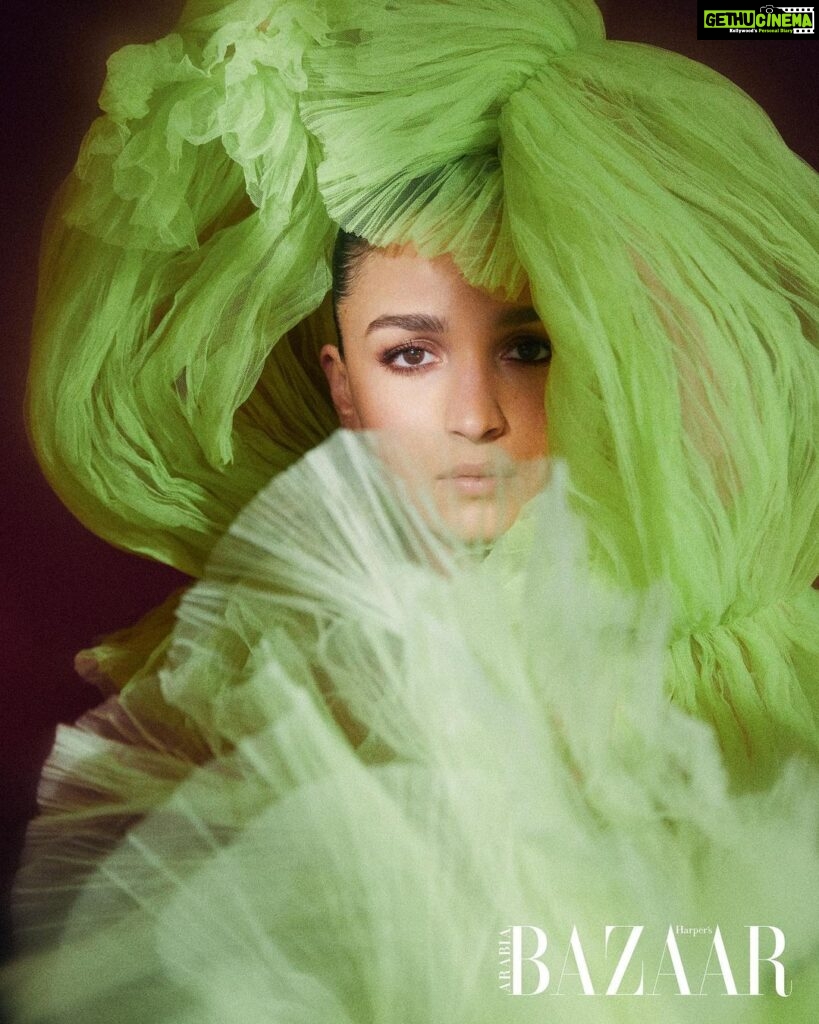 Alia Bhatt Instagram - Hi there @harpersbazaararabia 💕