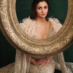 Alia Bhatt Instagram - Elle Belle 😏 @elleindia ELLE India Editor: @aineenizamiahmedi Fashion Editor: @zohacastelino Photographer: @vaishnavpraveen (thehouseofpixels) Stylist: @lakshmilehr Art Direction and Cover Design: @juno_onajunket Words: @ruman02 Editorial Assistant: @halah_dawre Hair: @mikedesir Make up: @puneetbsaini Brand Coordinator: @aangss