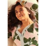 Alia Bhatt Instagram - bloom with grace 🌸 (credits in tags)