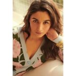 Alia Bhatt Instagram – bloom with grace 🌸

(credits in tags)