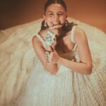 Alia Bhatt Instagram - 🤍😇🫠 #metgala2023 (credits in tags)