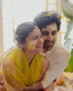Alia Bhatt Instagram - happy day 🐥🐥