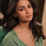 Alia Bhatt Instagram - hey 🫠