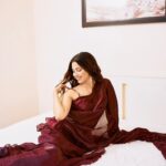 Alice Kaushik Instagram – Morning wish 💖
#foreverlove #saaree 
Outfit: @lavanyathelabel 
📷 : @_psudo_ 
P.s thank you for all your wishes for 400k 😘