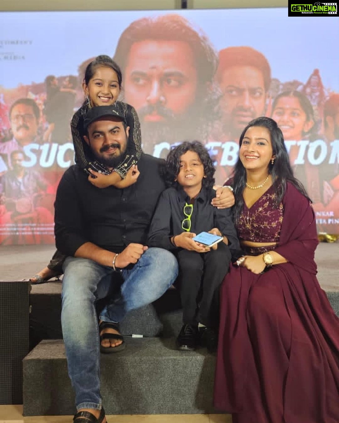 Alphy Panjikaran Instagram - Happiness❤️❤️ @malikappurammovie @pastelsandmore__ 👗 @_arya_jithins_makeover 💄 @vinovijay_fotografiaofficial 📸 #happiness #thanku #god #picoftheday #malikappurammovie #malikappuram #movie #success #celebration #function #happy #explore #life #instagram #instagood #instalike #cinema #passion #reels #explorepage #love #kochidiaries