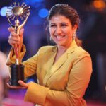 Alya Manasa Instagram - Tqsm @suntv for this precious award #best heroine 🤩🤩this is a massive recognition I have not even expected ..thanks a ton @suntv . . #nofilter #style #music #beauty #ootd #outfits #trending