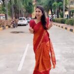 Alya Manasa Instagram - Waiting for the winter to start Have a rainy Monday 🤞🏻💫 Saree @kaarigai.sarees . . #nofilter #style #music #beauty #ootd #outfits #trending