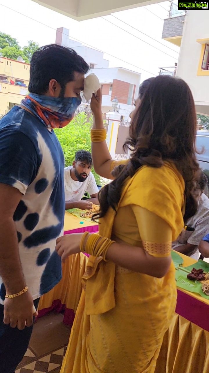 Alya Manasa Instagram - My Birthday treat at iniya shooting spot 😋 thank you so much papu @sanjeev_karthick for the efforts you have taken to make me happy ❤
