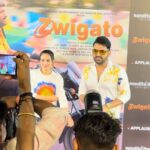 Ameesha Patel Instagram - Thank u @kapilsharma 4 inviting me to the special screening of ur new film ZWIGATO releasing tomorrow.. a truly touching film about the real life struggles of the common man w/ fabulous performances by @kapilsharma n @shahanagoswami .. a film that touches ur heart ❤️ luck n love to the entire team 👍🏻👍🏻