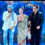 Ameesha Patel Instagram – Had a blast promoting GADAR 2 last evening at the Grand Finale of Big Boss Season 16 with my two hunks and true blue super star friends @iamsunnydeol n @beingsalmankhan 
Styled by @rockystarofficial @rockystar100 
Glam @jaywantthakre 
Hair  @poojaudeshihairdesigns 
💖💖💯🧿🧿✔️👏🏻👏🏻👍🏻👍🏻