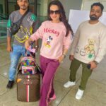 Ameesha Patel Instagram – Off for my FiNAL Work trip of 2022.. GOA… feels super to usher in the NEW YEAR Working .. 🤞🏻🤞🏻🧿💯👍🏻👍🏻♾♾… wishing all a happy new year in advance 🛫🛫🛫❣️❣️🔥