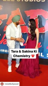 Ameesha Patel Instagram - Can u guess what TARA SINGH (@iamsunnydeol) n SAKINA (me) are discussing at the Re Release Premiere of GADAR 1 last evening ??