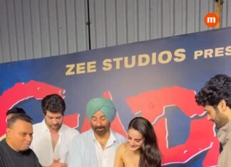 Ameesha Patel Instagram - Posted @withregram • @movifiedbollywood We can’t wait to witness this magical love story again!! 🔥😍 @iamsunnydeol and @ameeshapatel9 celebrate the re release of their evergreen hit movie GADAR 🎬 #ameeshapatel #sunnydeol #viral #gadar #trending #viralreels #reels Styling n outfit @rockystarofficial @rockystar100 Jewels @Angelzbypreetibedi Makeup @chettiaralbert Hair @hairbyhaseena