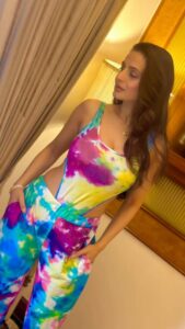 Ameesha Patel Instagram - AHMEDABAD… Event mode ready 💖💖☀️☀️☀️🔥🔥👍🏻
Hair @rajnivishwkrma