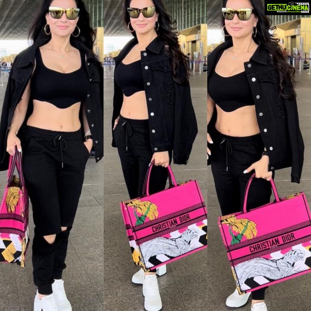 Ameesha Patel Instagram - DUBAI … ✈️✈️✈️💖💖🧿🧿💯💯🥰